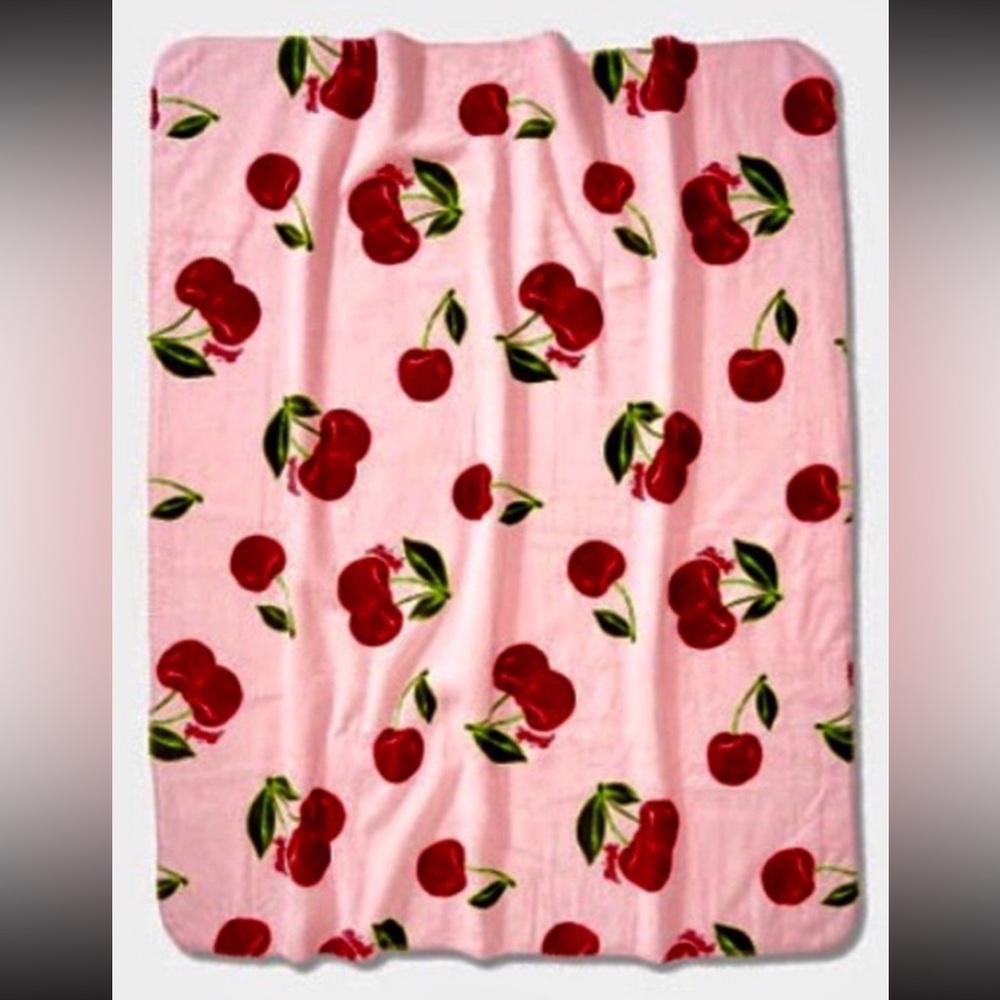Pink vs cherrie Sherpa blanket - Picture 2 of 5